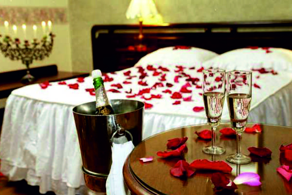 Honeymoon in Full Moon